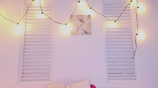 VictoriaaLopez online show from 06/24/26, 07:02