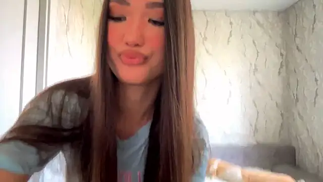 Snapshot of Violet_Mur chatting on 05/18/26, 07:58 Violet Mur online show from 05/18/26, 07:58