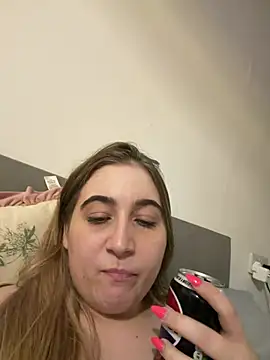 Snapshot of Taylormillie471 chatting on 06/17/26, 12:13 Taylormillie471 online show from 06/17/26, 12:13