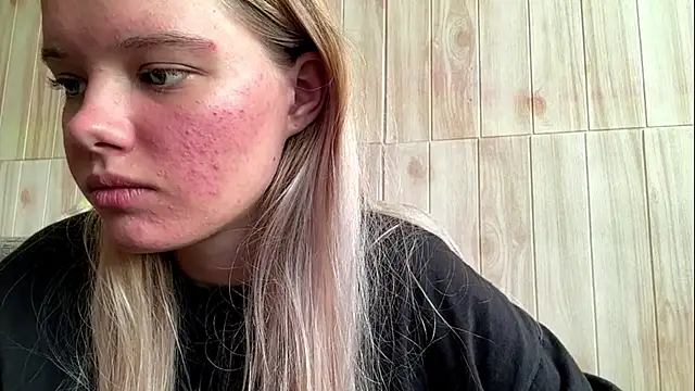 Snapshot of Malinwitch chatting on 06/18/26, 02:21 Malinwitch online show from 06/18/26, 02:21