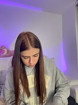 EmilyCxx online show from 08/05/26, 03:31