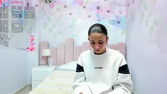 Miabloom19  online show from 07/09/26, 11:20