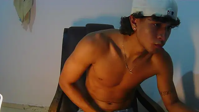 Snapshot of Hansel_take chatting on 05/27/26, 01:57 Hansel take online show from 05/27/26, 01:57
