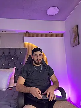 Snapshot of DomBoy_ chatting on 05/15/26, 08:16 DomBoy online show from 05/15/26, 08:16