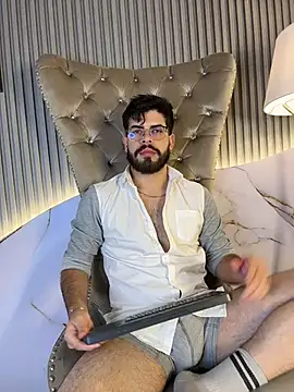 Snapshot of DomBoy_ chatting on 05/16/26, 07:34 DomBoy online show from 05/16/26, 07:34