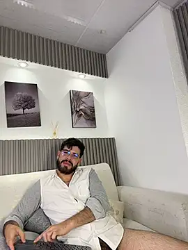 Snapshot of DomBoy_ chatting on 05/16/26, 07:45 DomBoy online show from 05/16/26, 07:45