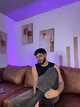 Snapshot of DomBoy_ chatting on 06/11/26, 07:56 DomBoy online show from 06/11/26, 07:56