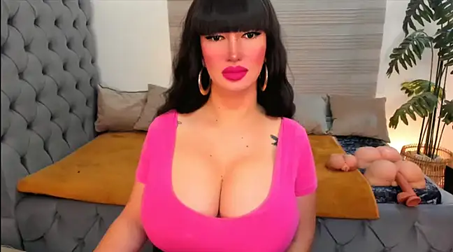 Snapshot of PlayfullMaria chatting on 12/19/24, 01:18 PlayfullMaria online show from 12/19/24, 01:18