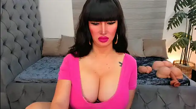 Snapshot of PlayfullMaria chatting on 12/19/24, 03:30 PlayfullMaria online show from 12/19/24, 03:30