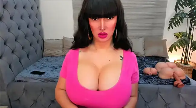 Snapshot of PlayfullMaria chatting on 12/21/24, 04:30 PlayfullMaria online show from 12/21/24, 04:30