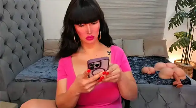 Snapshot of PlayfullMaria chatting on 12/22/24, 03:00 PlayfullMaria online show from 12/22/24, 03:00