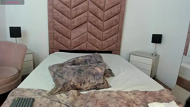 CoralRuiz online show from 05/09/26, 08:36