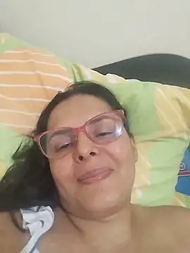 Snapshot of Bella_Morena27 chatting on 05/24/26, 04:01 Bella Morena27 online show from 05/24/26, 04:01
