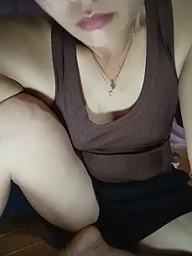 Snapshot of Hazel_Nova chatting on 06/15/26, 01:41 Hazel Nova online show from 06/15/26, 01:41