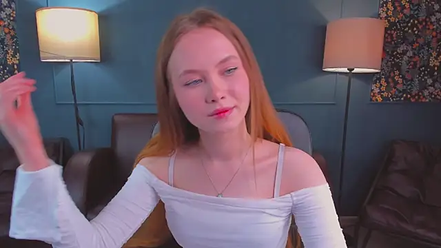 FloraLarsson online show from 05/03/26, 10:43