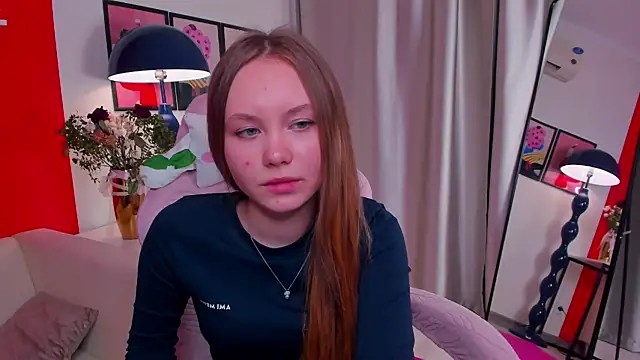 FloraLarsson online show from 05/05/26, 03:53
