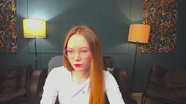 FloraLarsson online show from 05/17/26, 10:00