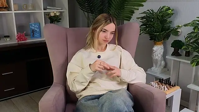 RosannPritchard online show from 04/30/26, 01:50