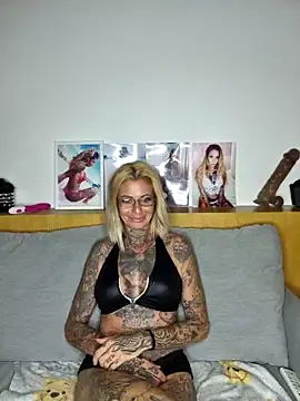 Sarah-Daniels online show from 04/30/26, 08:57