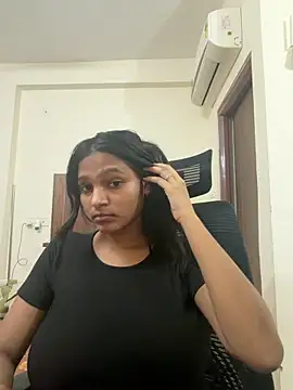 PIHU01990 online show from 04/30/26, 02:56