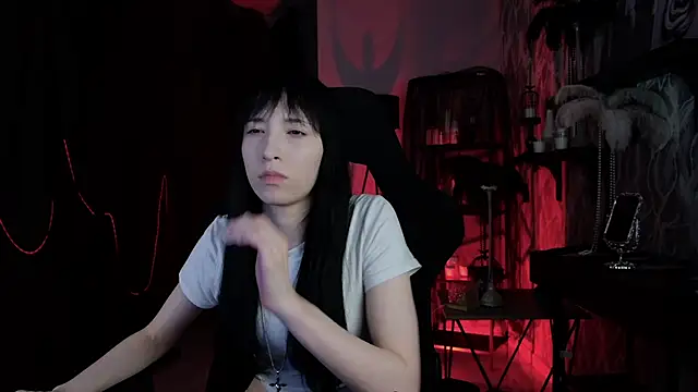 SeraphineSparda online show from 06/13/26, 12:03