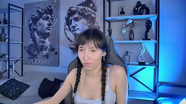 SeraphineSparda online show from 07/03/26, 11:49