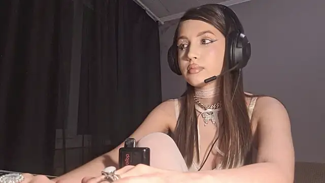 Katrinethequeen online show from 04/30/26, 08:57