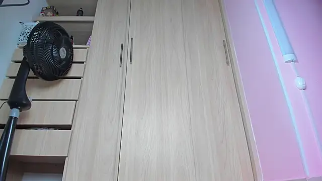 Asher Young online show from 06/10/26, 01:06