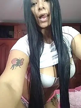 Snapshot of Gisselle-_ chatting on 07/20/26, 09:17 Gisselle- online show from 07/20/26, 09:17