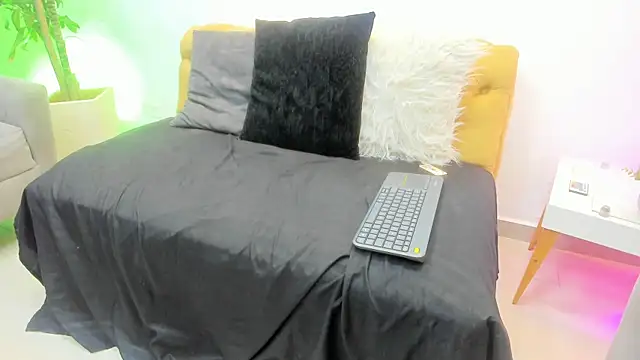 Snapshot of Zane_Belville chatting on 06/04/26, 11:27 Zane Belville online show from 06/04/26, 11:27