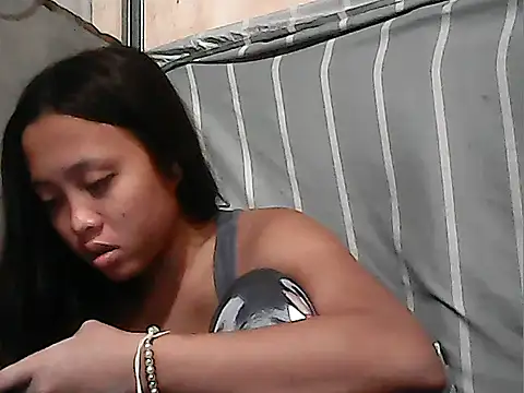 Yours AsianPinayGirl18 online show from 07/13/26, 01:14