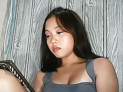 Yours AsianPinayGirl18 online show from 07/31/26, 10:36