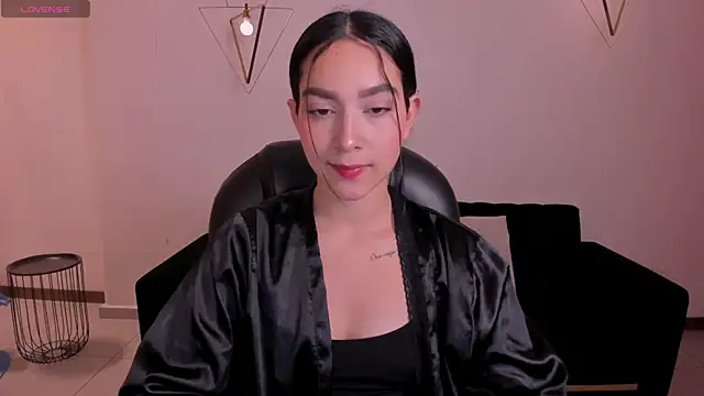 Snapshot of SophieKiss1 chatting on 05/28/26, 07:44 SophieKiss1 online show from 05/28/26, 07:44