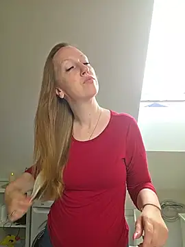 SweetGermanAlina online show from 07/16/26, 09:48