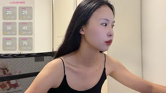 Snapshot of -LINXI chatting on 06/21/26, 12:30 -LINXI online show from 06/21/26, 12:30