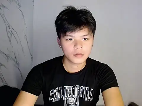 yourhotasiandoms online show from 08/05/26, 06:49