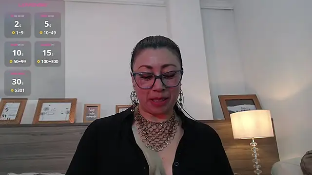 Snapshot of FranciscaVera chatting on 05/28/26, 07:33 FranciscaVera online show from 05/28/26, 07:33