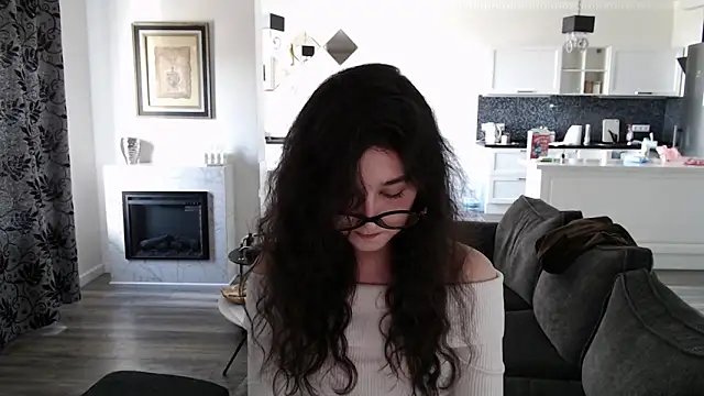 cute lilia online show from 05/03/26, 12:44