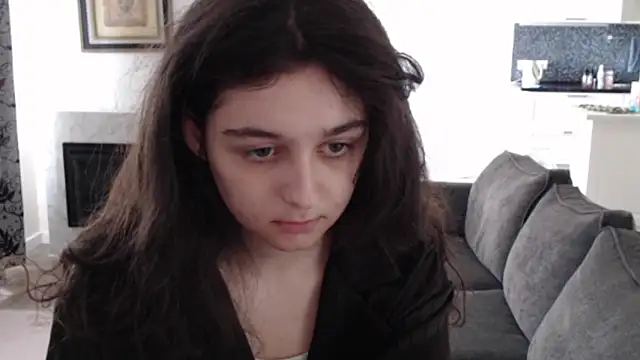 cute lilia online show from 05/14/26, 09:16