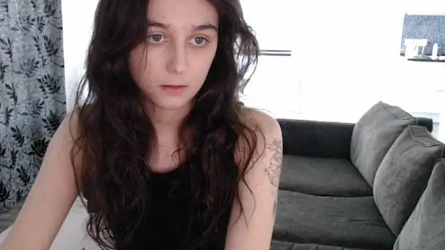 cute lilia online show from 05/23/26, 12:20