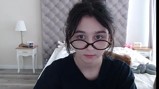 cute lilia online show from 05/25/26, 09:26