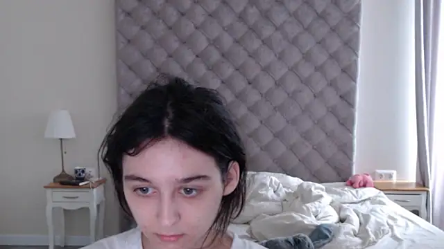 cute lilia online show from 05/27/26, 08:44