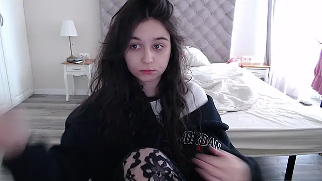 cute lilia online show from 05/29/26, 08:12