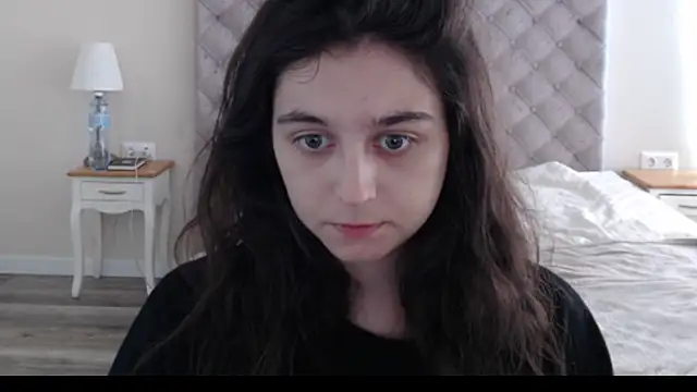 cute lilia online show from 06/01/26, 08:05