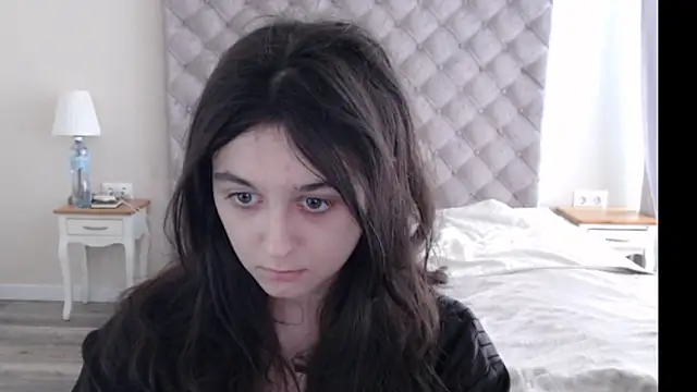 cute lilia online show from 06/02/26, 11:23