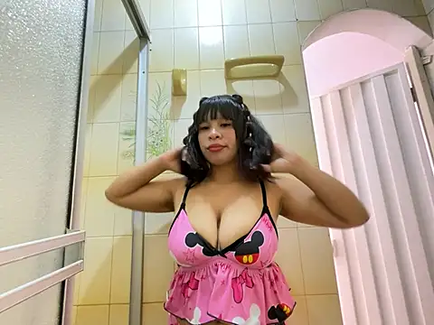 Snapshot of luna_silk_ chatting on 05/23/26, 06:56 luna silk online show from 05/23/26, 06:56