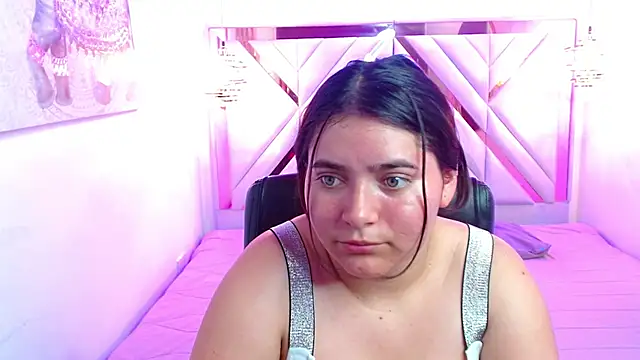 Laurha  online show from 05/15/26, 07:54