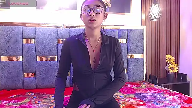 Mia konor06 online show from 05/28/26, 11:07