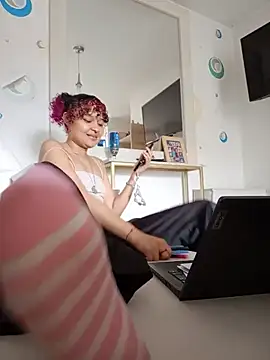 Snapshot of Ari_vibesX chatting on 08/03/26, 10:02 Ari vibesX online show from 08/03/26, 10:02