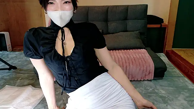 Naomi 00122 online show from 07/05/26, 04:07